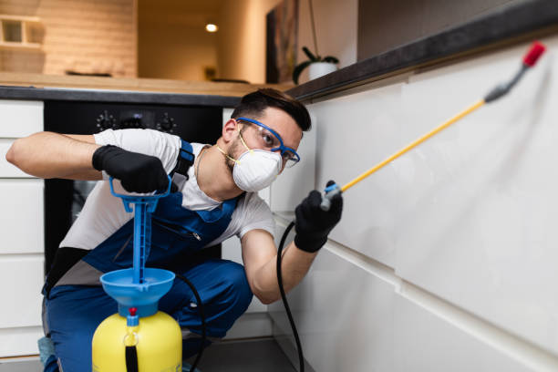 Best Commercial Pest Control Services  in Carthage, MS